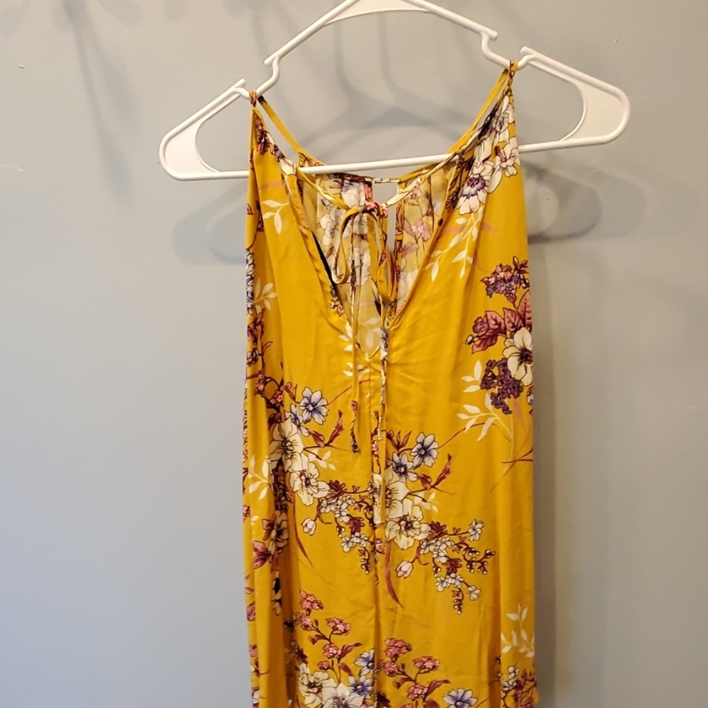 Yellow Key Hole Tank - Picture 2 of 3